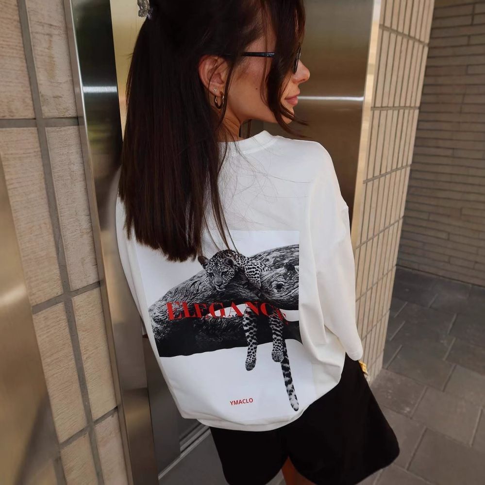 Minimalist White Tee with Blac - đánh giá và giá Streetwear Brand Graphic Designer